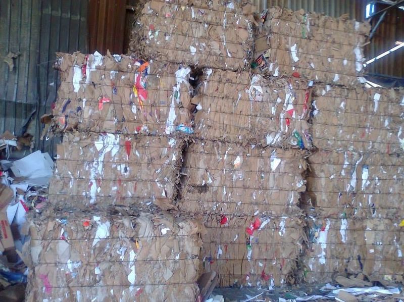 Balya stok alanı